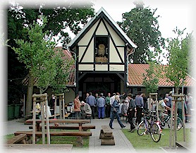Der Dorfplatz - ein Treffpunkt für jung und alt